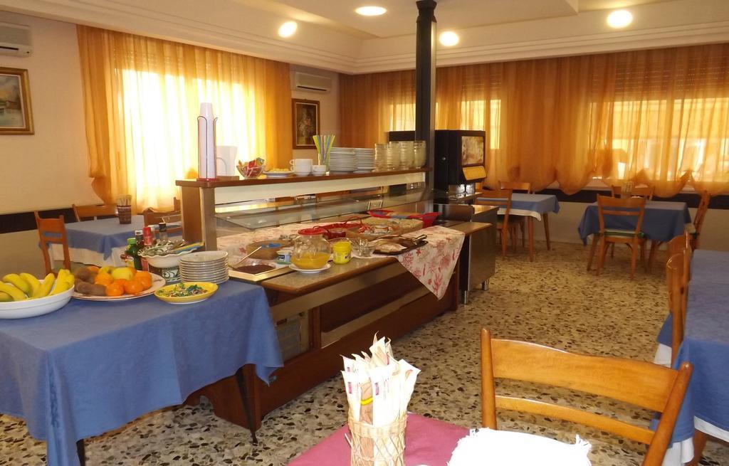 Hotel La Vela Bellaria-Igea Marina Eksteriør billede