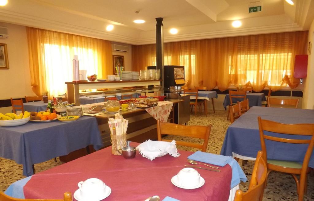 Hotel La Vela Bellaria-Igea Marina Eksteriør billede